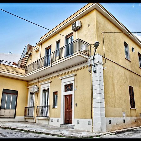 Zanzi 'S Charming Rooms Avola Exterior photo