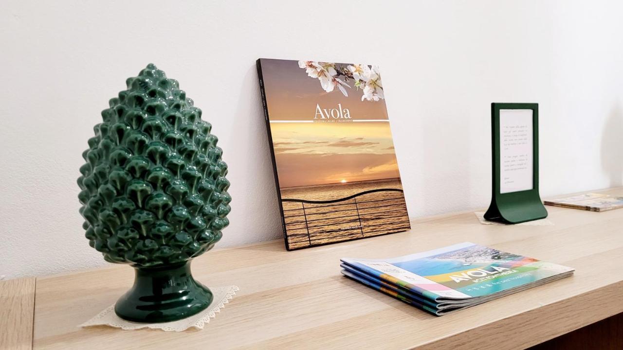 Zanzi 'S Charming Rooms Avola Exterior photo